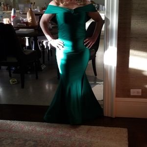 Gorgeous emerald green evening gown